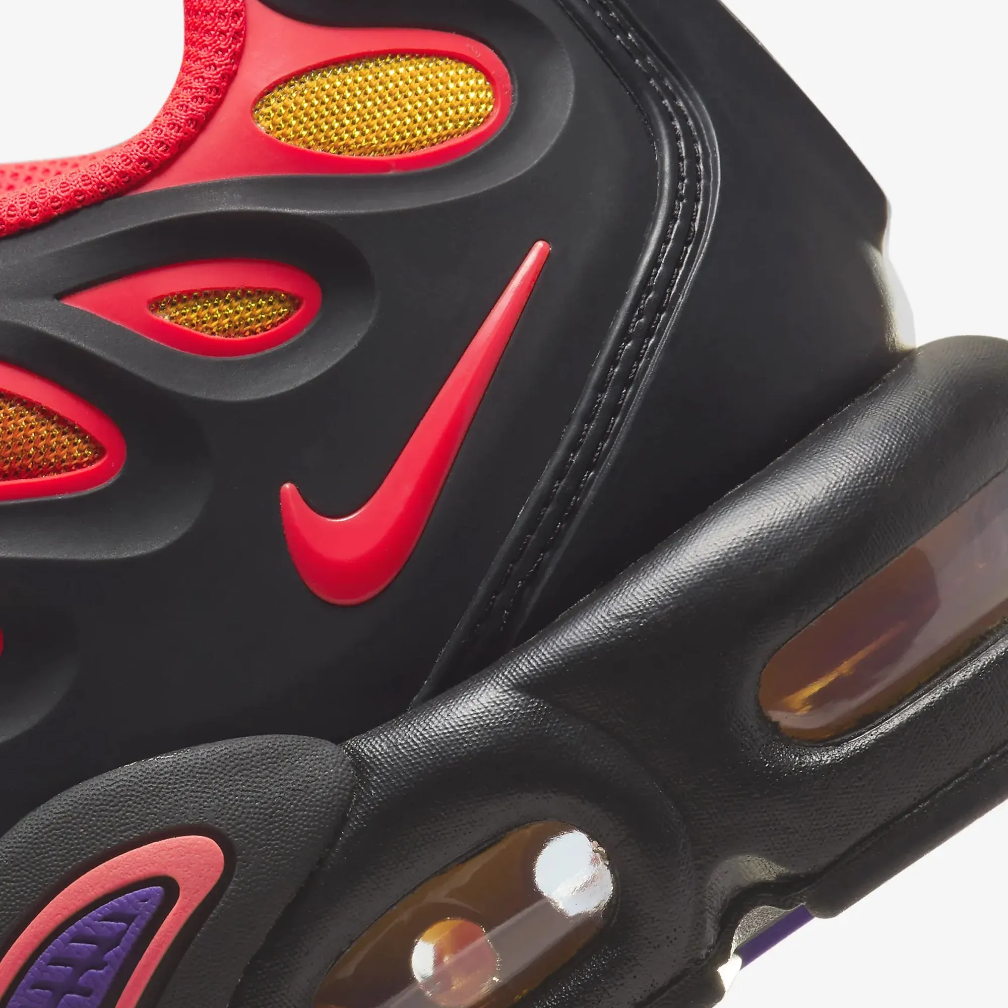 AIR MAX PLUS DRIFT 'BLACK/BRIGHT CRIMSON-FIELD PURPLE'