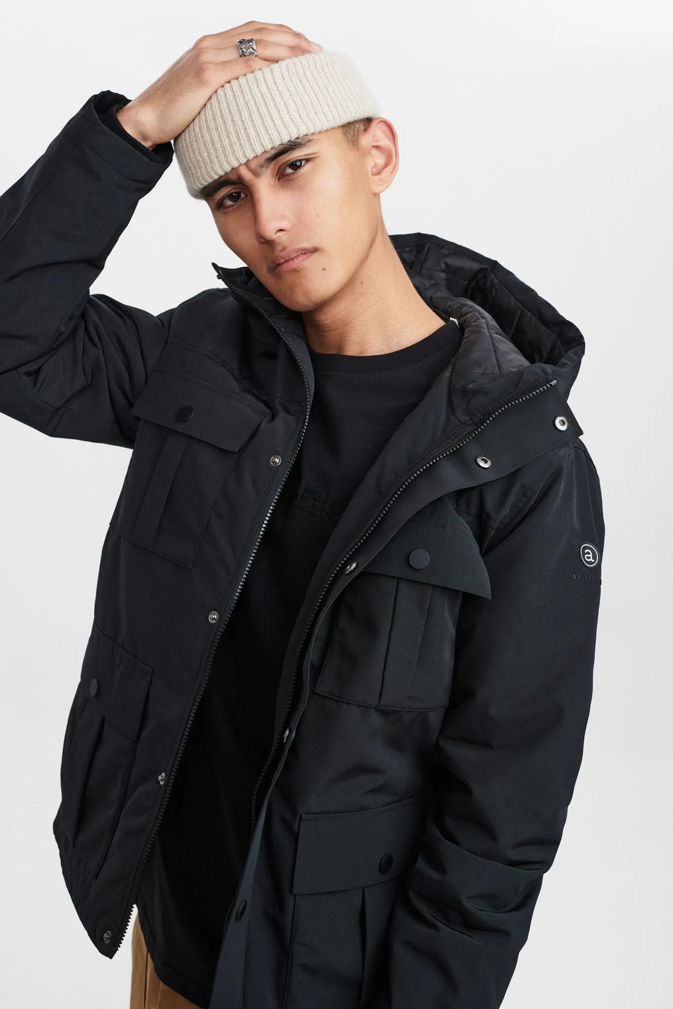 AKBENT SHORT NYLON JACKET - Caviar