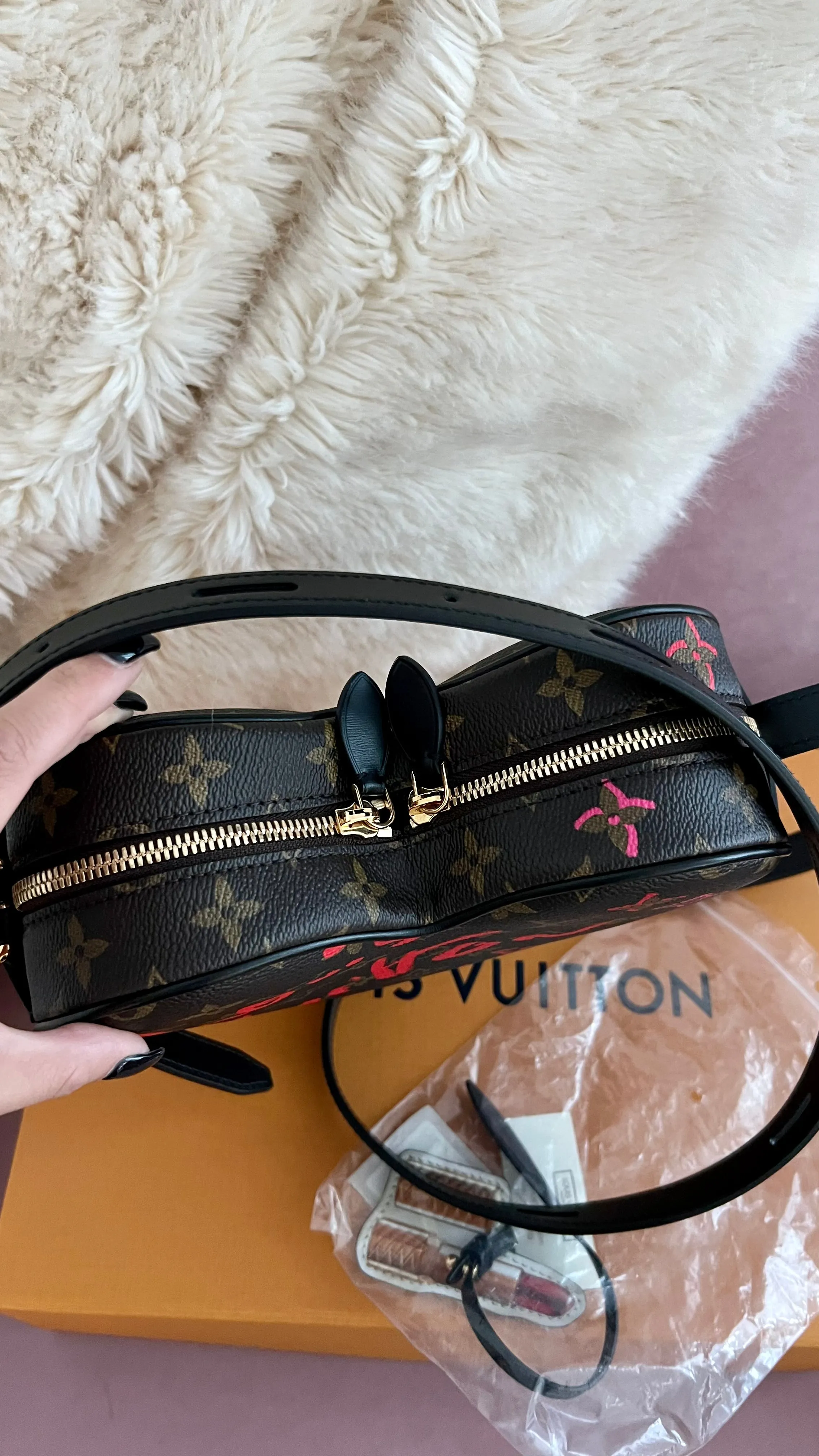 Louis Vuitton Fall In Love Sac de Couer Bag